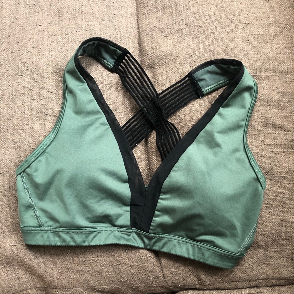 VS medium support sport bra